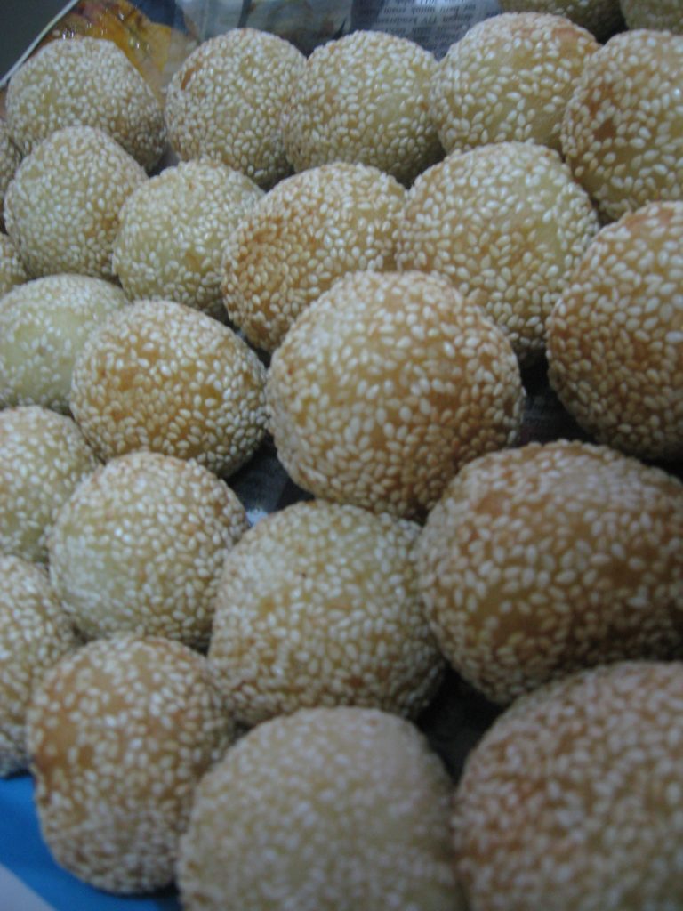 Kuih Bom Bijan Kelapa/Kacang